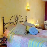 Les Roses De Bed and Breakfast