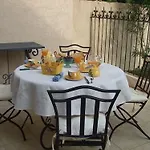 Les Roses De Bed and Breakfast