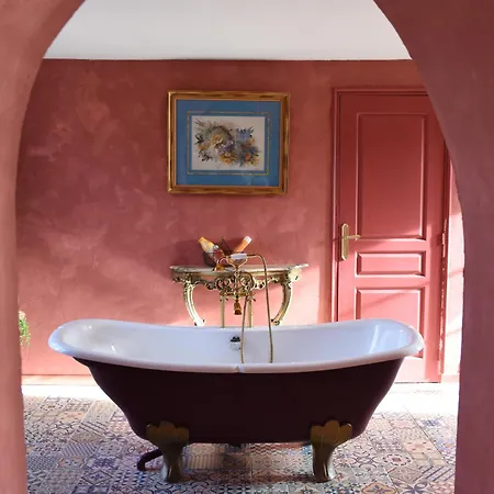 Les Roses De 3* Montherlant