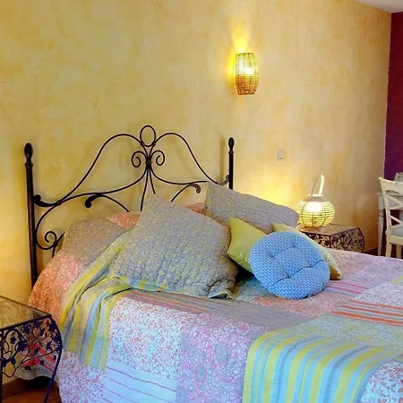 Les Roses De Bed & Breakfast