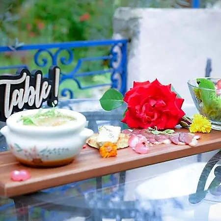 Les Roses De Bed and breakfast 3*